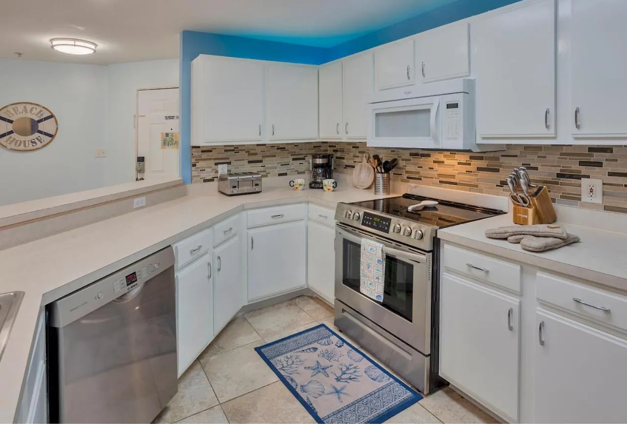 New 2Bed2Bath Condo - Clearwater Beach - Free Wi-Fi And Parking Apartment